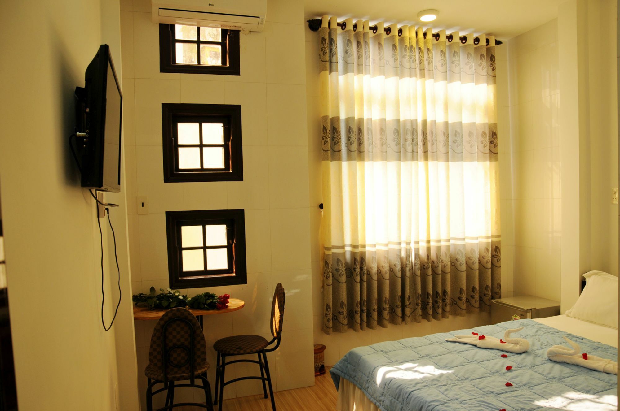 Bien Khoi Mini Hotel Хюэ Экстерьер фото